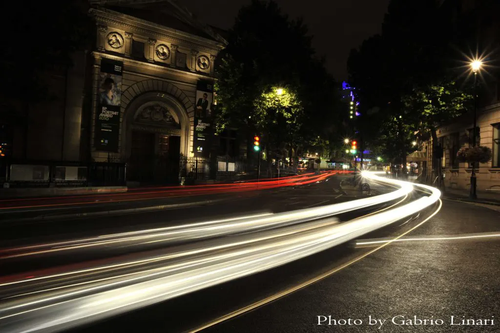 Night photo in Trafalfar Square near National Portrait Gallery